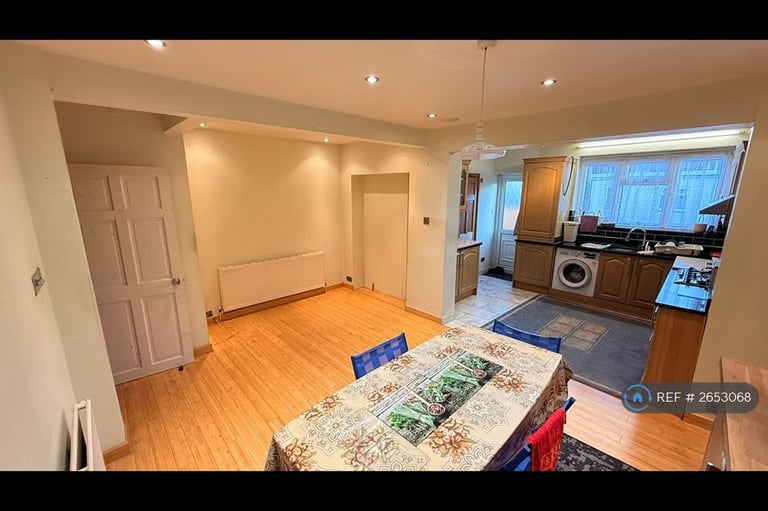 3 bedroom house in Longthornton Road, London, SW16 (3 bed) (#2653068)