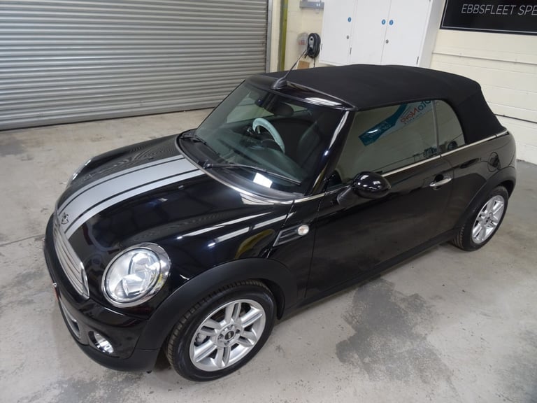 Mini Convertible 1.6 Cooper 2dr Automatic **LOW MILEAGE*ONLY 26000 MILES**