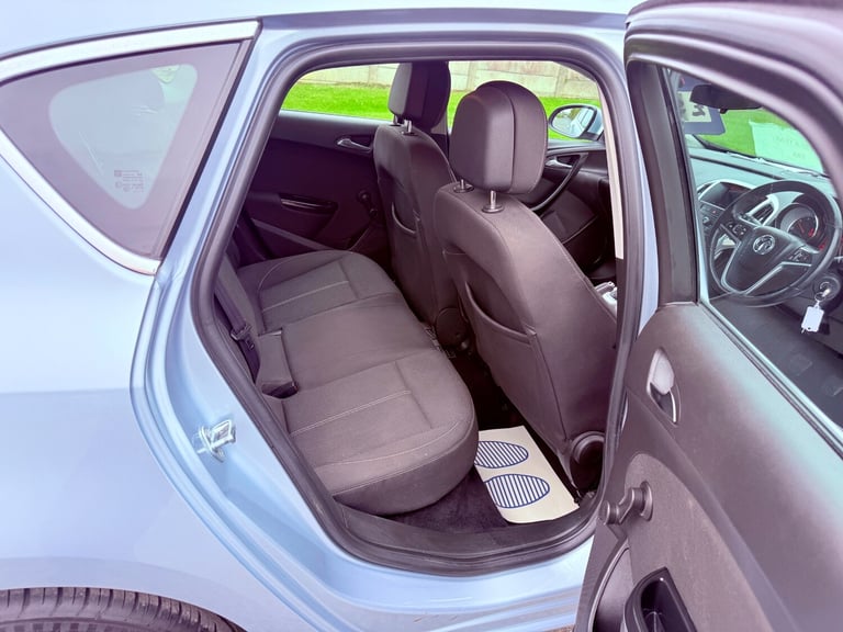 2015 15 VAUXHALL ASTRA 2.0 CDTI SRI ECOFLEX 6 SPEED MANUAL £35 TAX AMAZING CAR