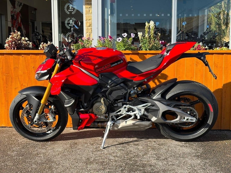 DUCATI STREETFIGHTER V4 S
