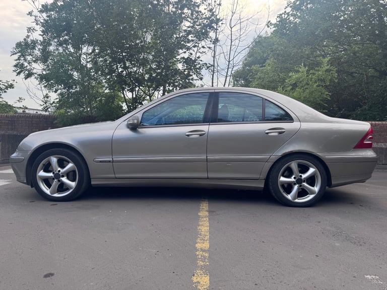 2003 MERCEDES-BENZ C CLASS C180K Avantgarde SE 4dr AUTO PETROL SILVER SALOON VGC
