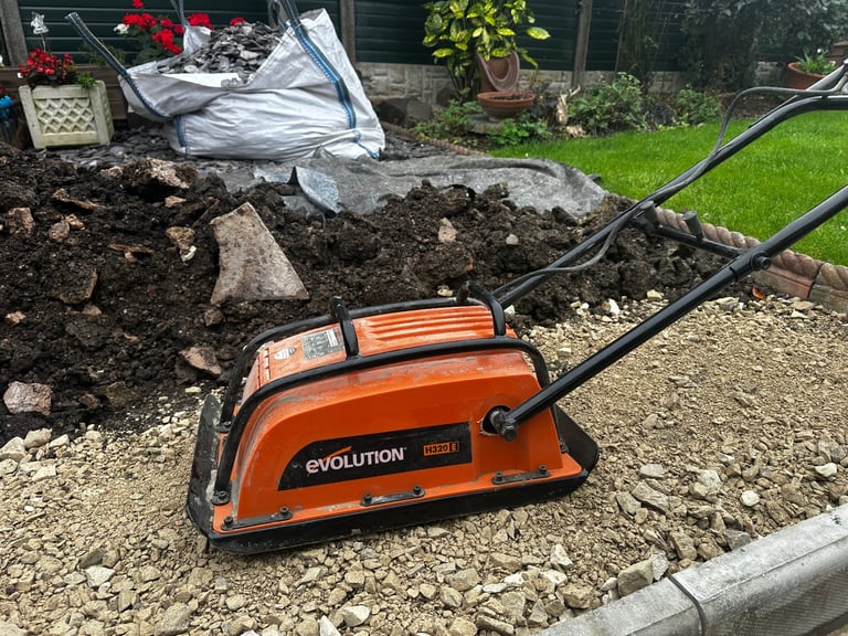 Evolution H320E – 400 × 320 mm Electric Plate Compactor