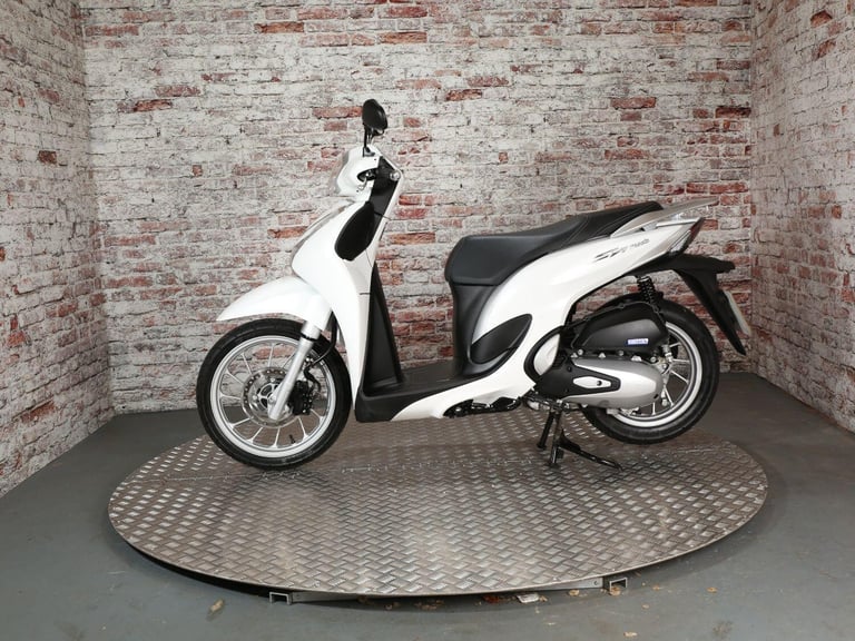 HONDA SH MODE 125 - 2023 Petrol Automatic in White