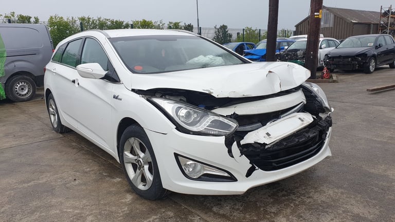 **For breaking** Hyundai i40 Active estate, 1.7 diesel 6 speed (2014).