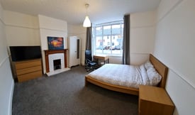 Room Available Now! Exeter 