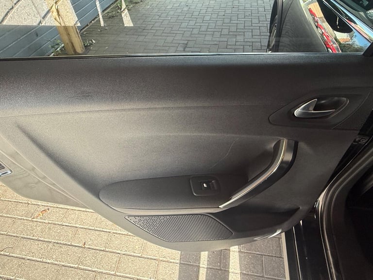 PEUGEOT 2008 1.6 BlueHDi Allure 2016
