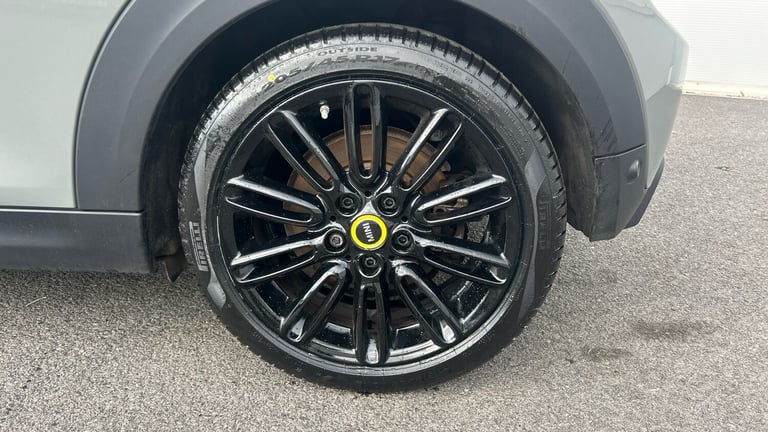 2022 MINI Hatch 135kW Cooper S Level 2 33kWh 3dr Auto Electric Hatchback Hatchback Electric Autom...
