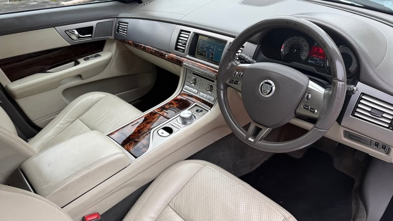 2011 Jaguar XF 3.0d V6 Premium Luxury 4dr Auto SALOON Diesel Automatic
