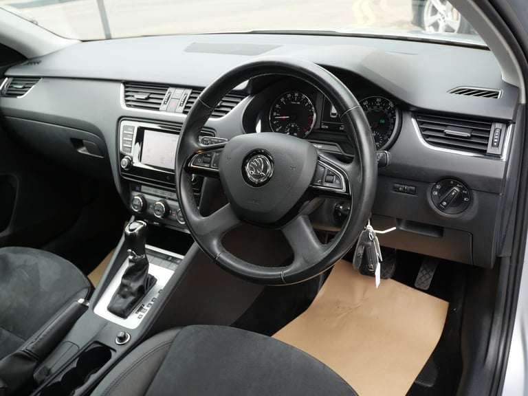 2014 Skoda Octavia 2.0 TDI Elegance DSG Euro 5 (s/s) 5dr Only 32000 Miles