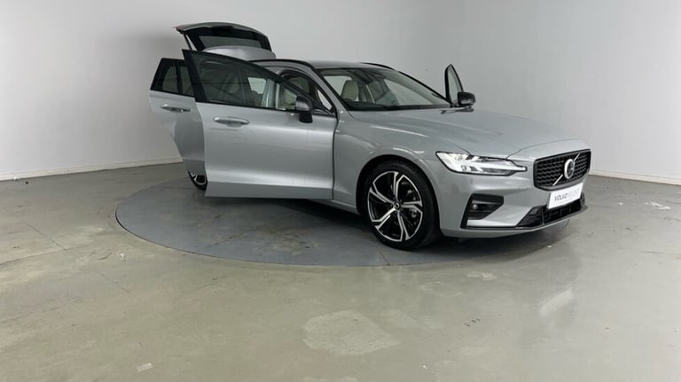 2025 Volvo V60 Plus, B4 Mild hybrid, Petrol, Dark Estate Petrol Automatic