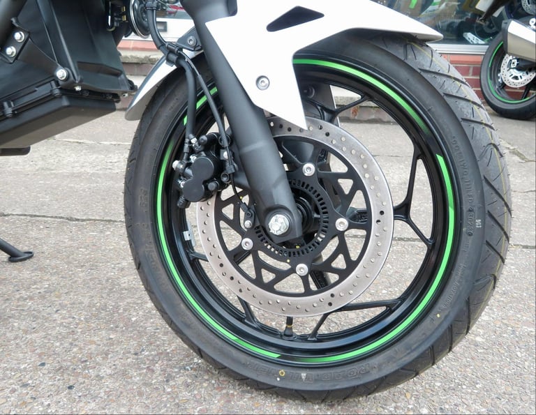 KAWASAKI Z e-1 EV 2025