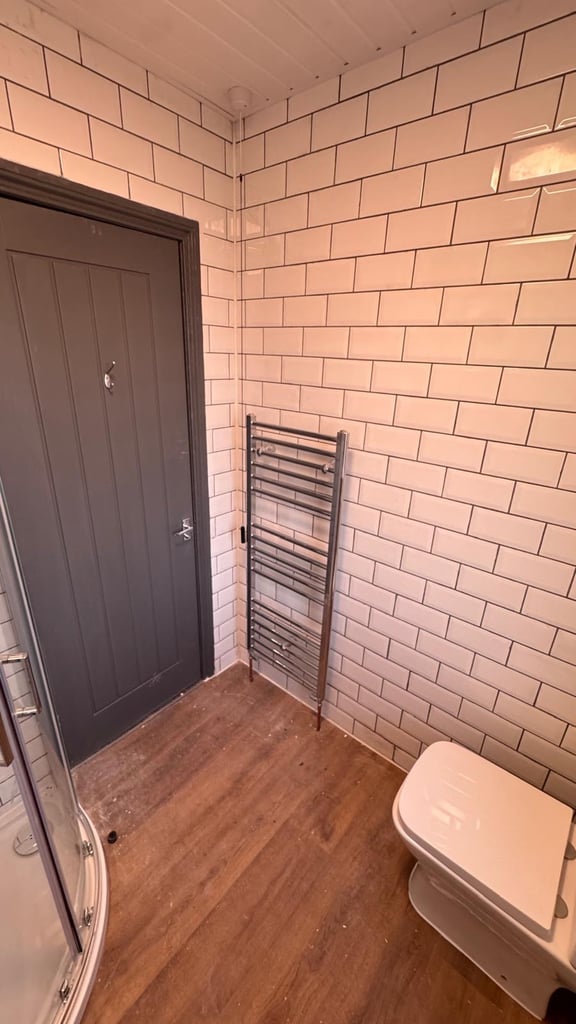 Newly renovated 2-Bedroom terraced home near City Center 