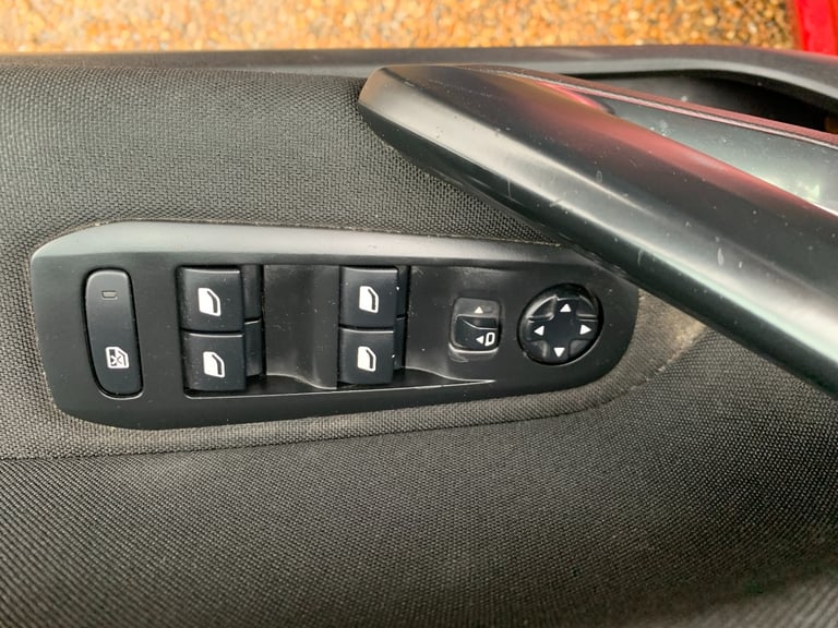 2015 Peugeot 308 1.6 HDi 115 Allure 5dr HATCHBACK Diesel Manual