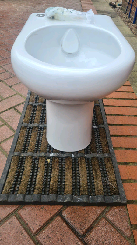 CHARTHAM RIMLESS 450 BACK TO WALL TOILET PAN (NEW)