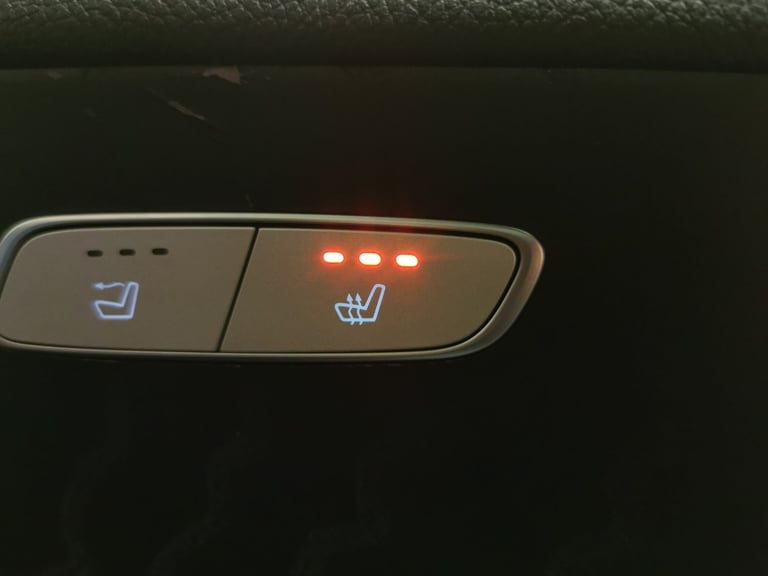 2018 Mercedes-Benz E Class 2.0 E220d AMG Line Cabriolet 2dr Diesel G-Tronic+ Euro 6 (s/s) (194 ps...