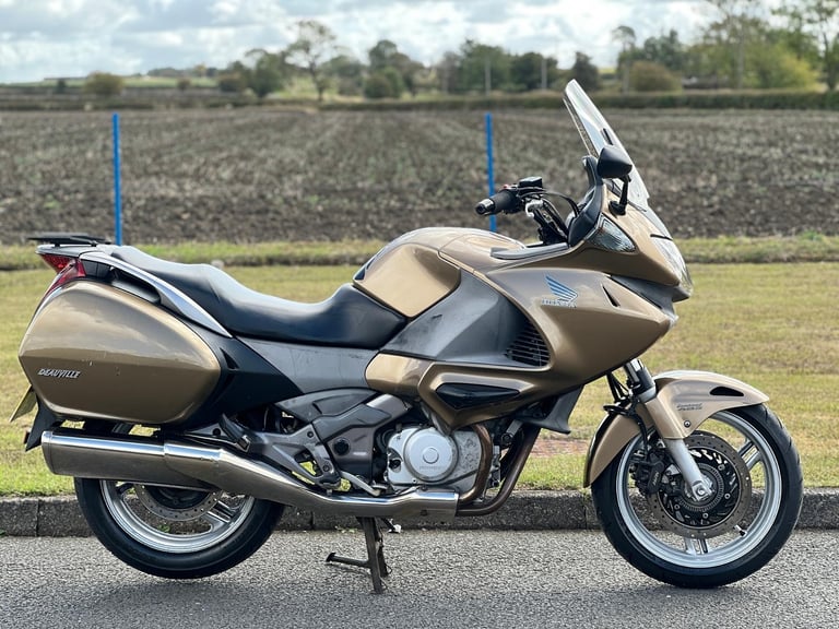 2007 Honda Deauville NT700 ABS Full Luggage Budget Bike MOT & HPI FAST DELIVERY