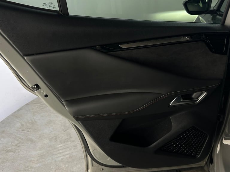 2023 DS Automobiles DS 4 1.6 E-TENSE 12.4kWh Performance Line + EAT8 Euro 6 (s/s) 5dr HATCHBACK P...