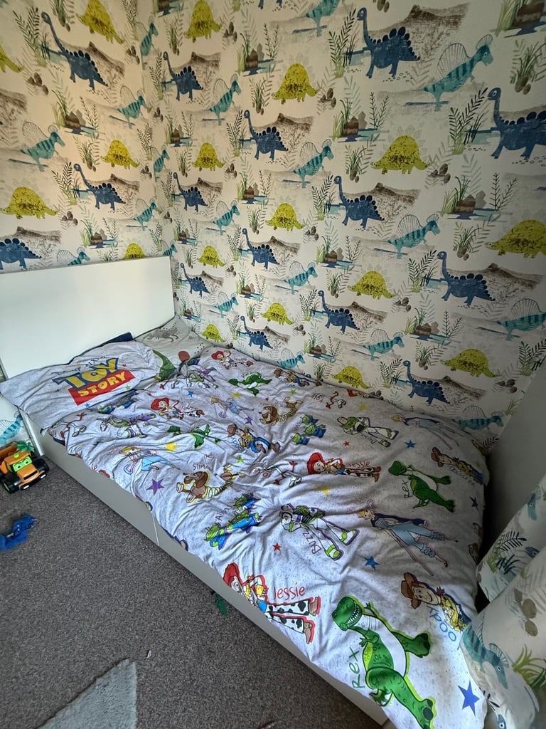 Excellent condition 8 month old IKEA Malm single bed with drawers slats and foam mattress