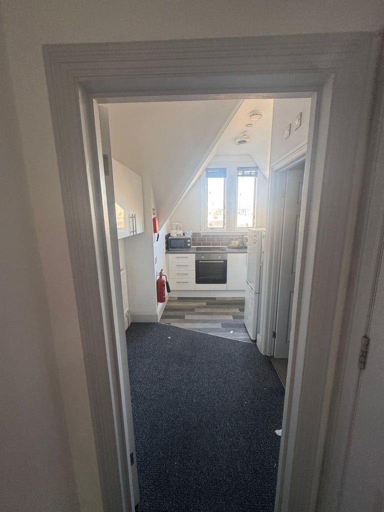 Seperate and Spacious 1 Bed Flat available for Rent in - CV1 3EG