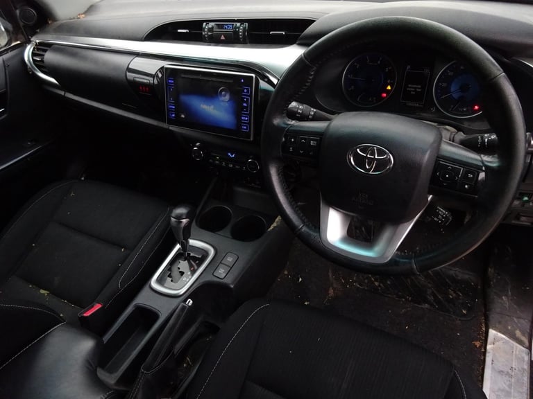 2016 66 REG TOYOTA HILUX INVINCIBLE D-4D 4WD DIESEL AUTO DAMAGED SALVAGE