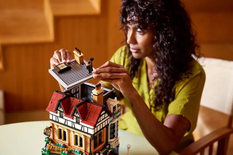 NEW SEALED LEGO ICONS TUDOR CORNER MINIATURE HOUSE SET 10350