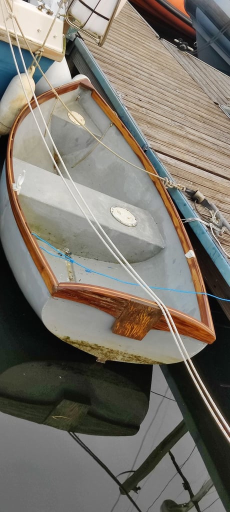 Dinghy fiberglass punt