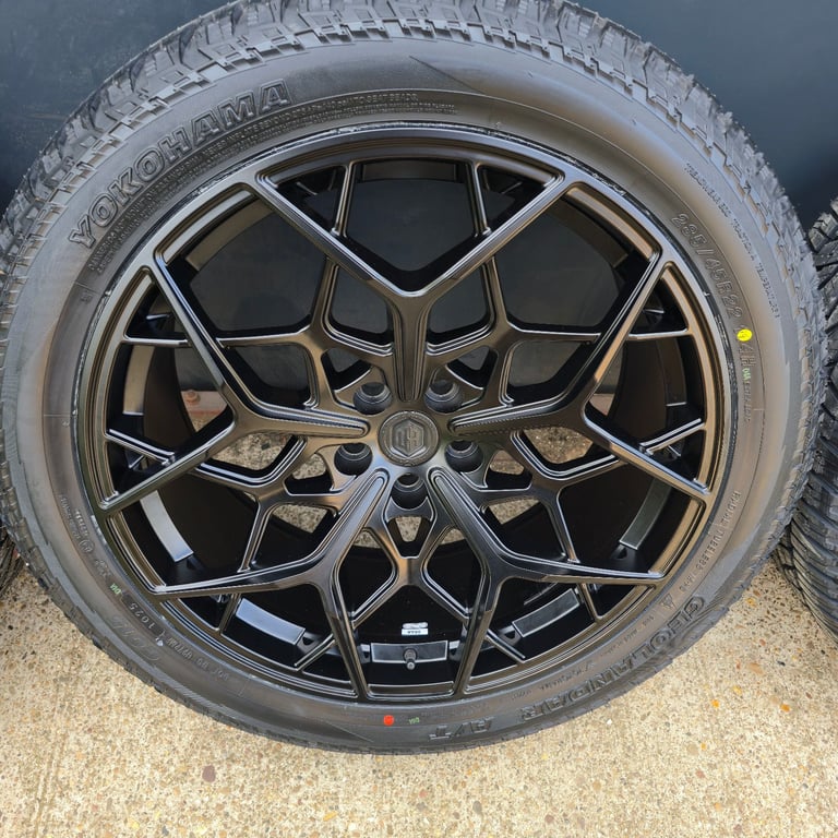 Genuine Urban UC5 Defender L663 22" Alloy Wheels Land Rover UC-5 Yokohama