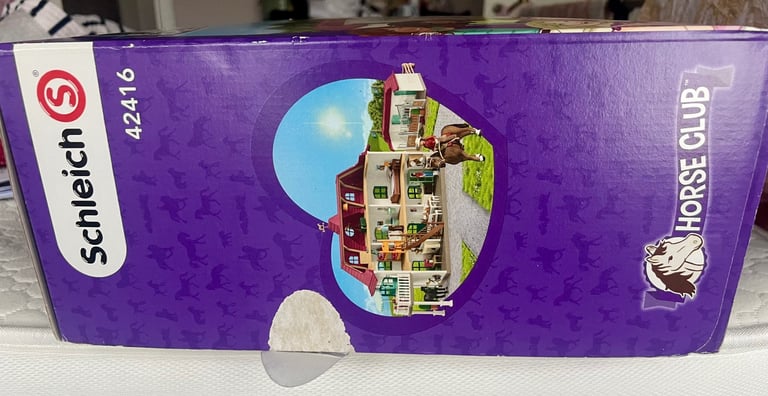 Schleich 42416 Horse Club house and stable aged 5-12 yrs