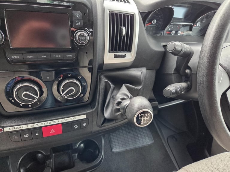 Auto-Trail Apache 634 luxury 2 berth DIESEL MANUAL 2018/18