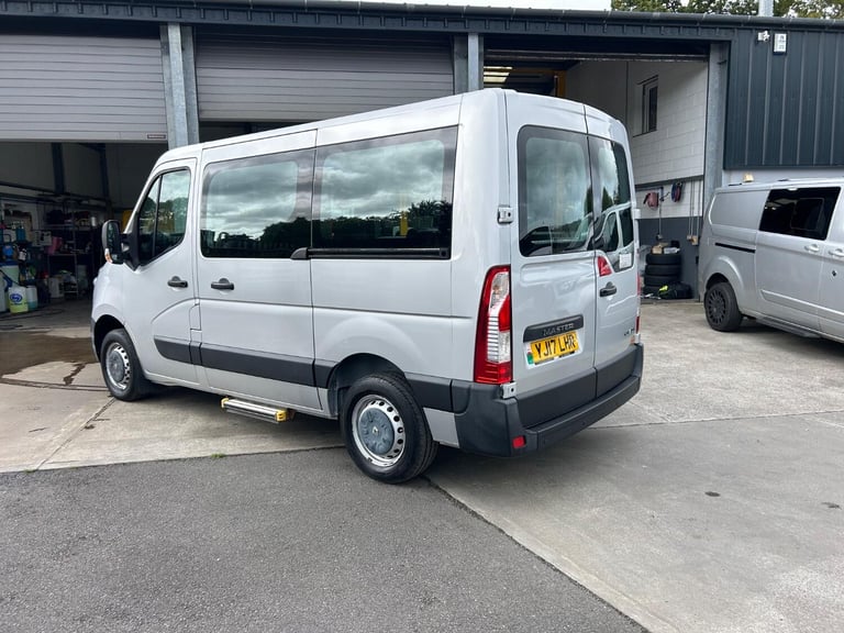 RENAULT MASTER 2.3 FWD SL28 dCi 110 Business Wheelchair Access Crew Bus Euro 6 N