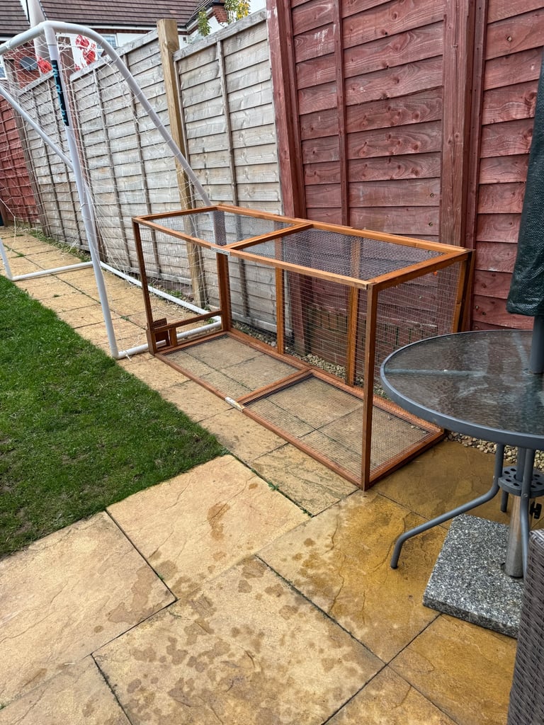Rabbit hutch and run 