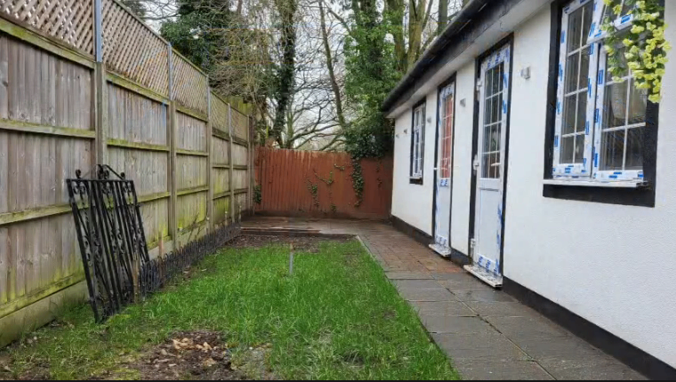 Spacious & Cosy Single room for Rent HA8 7PE