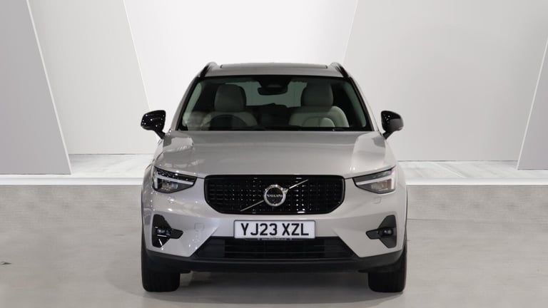  Volvo XC40 B4 (P) Ultimate Dark (360 Camera, Sunroof, BLIS) Petrol/Electric Hybrid Automatic