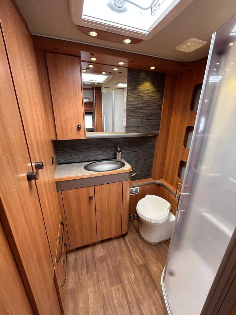 Hymer Eriba Nova GL 2 berth 2017 ***MOVER**GREAT CONDITION***
