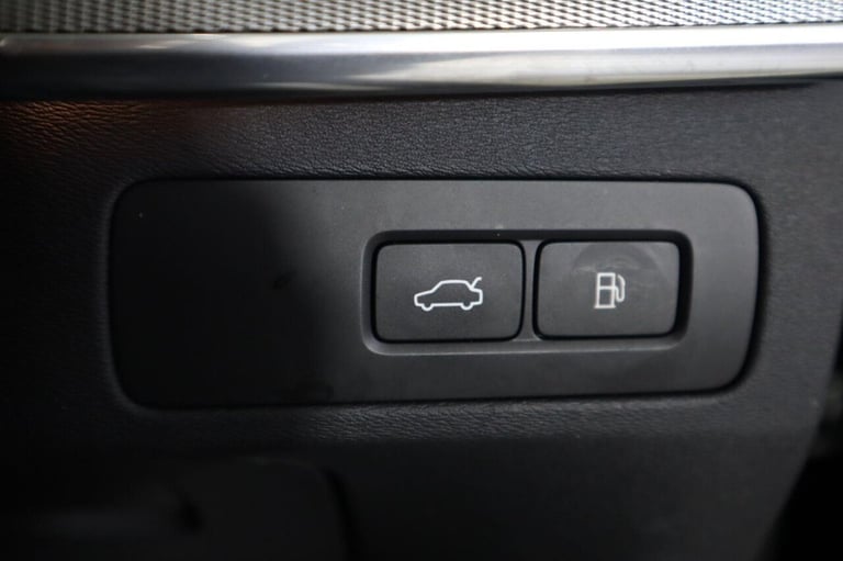 2022 Volvo XC90 2.0h T8 Recharge 18.8kWh Plus Auto 4WD Euro 6 (s/s) 5dr ESTATE PETROL/ELECTRIC Au...