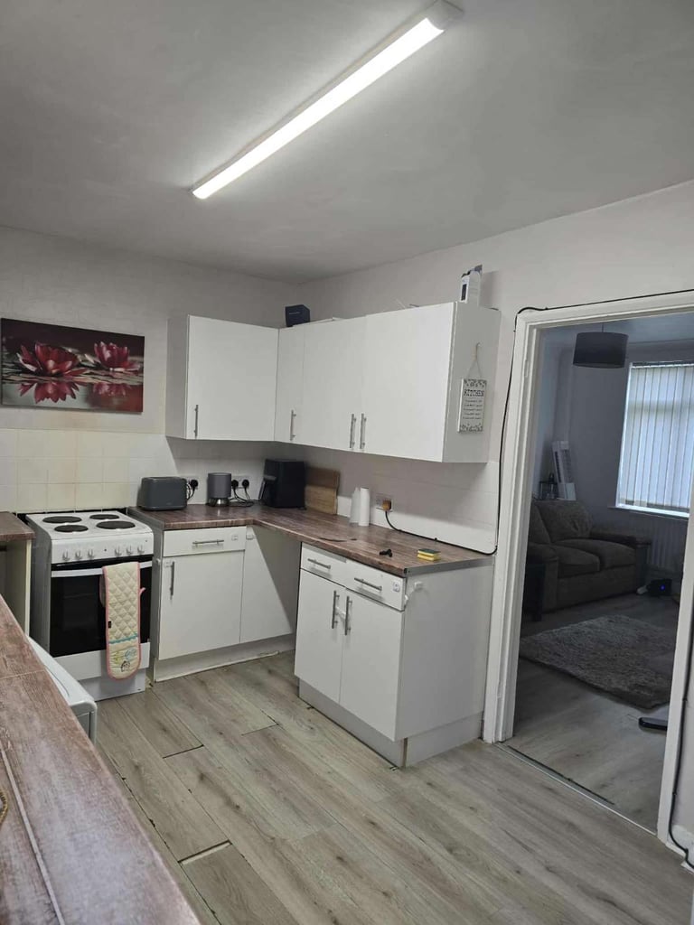 image for 2 bed house with drive daventry Northamptonshire. Need 1 bed bungalow