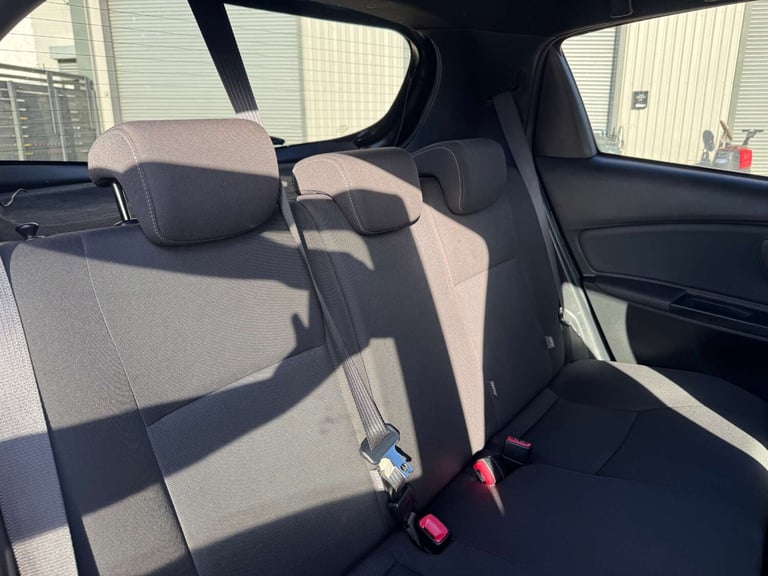 2017 Toyota Yaris 1.3 Yaris Design VVT-i 5dr - NATIONAL DELIVERY* Hatchback Petrol Manual