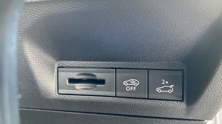 2024 Peugeot 3008 73kWh GT SUV 5dr Electric Auto (210 ps) SUV Electric Automatic