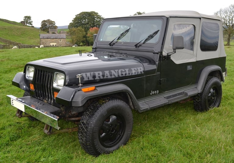 Jeep Wrangler YJ 4.2 Auto Soft Top 1988 for Restoration or Parts 'Free delivery'*
