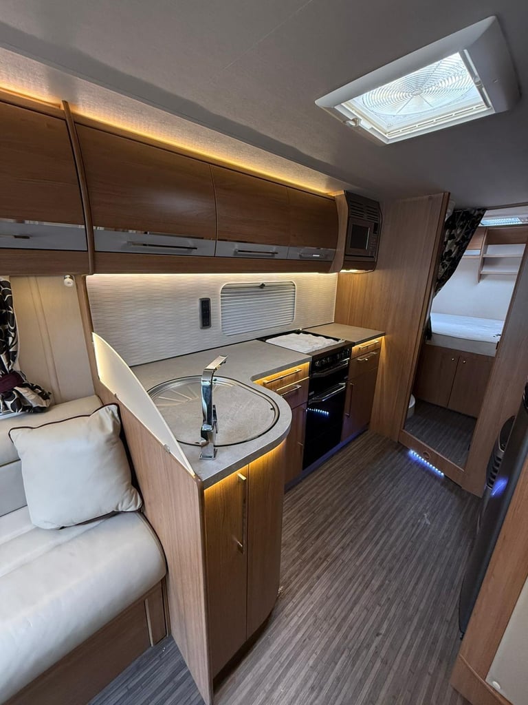 AUTOMATIC FIAT AUTO TRAIL FRONTIER CH-TA - 6 BERTH MOTORHOME