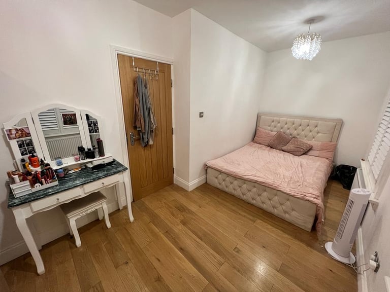 image for    ( £1500 Bills Inclusive) One Bedroom with Reception  Flat for Rent on Sunnyside Road, Ilford IG1 