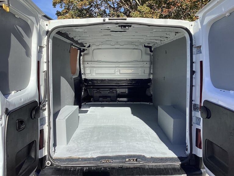 2023 Renault Trafic dCi Blue LL30 Business+ LWB L/R Euro 6 LWB Panel Van Diesel Manual