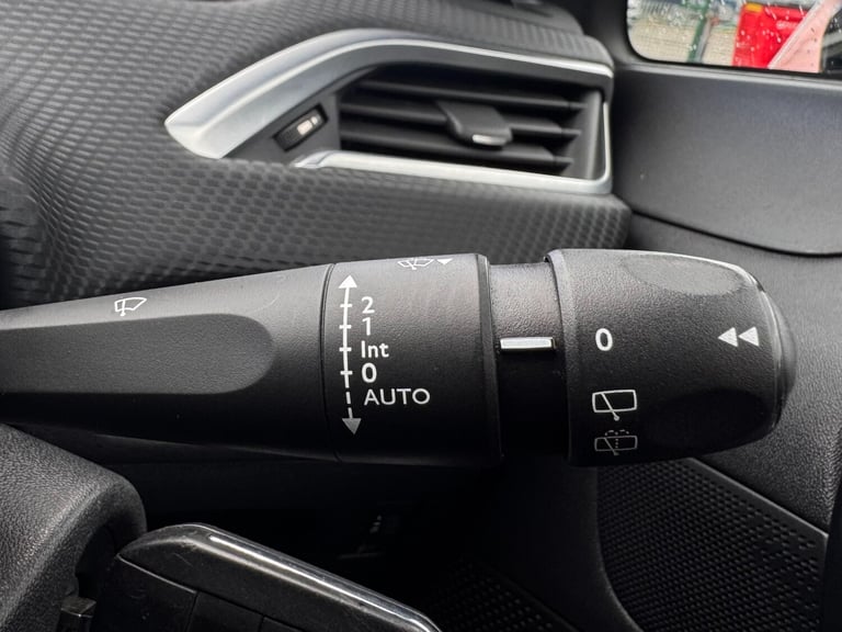 2015 Peugeot 208 1.6 BlueHDi 120 GT Line 5dr HATCHBACK Diesel Manual