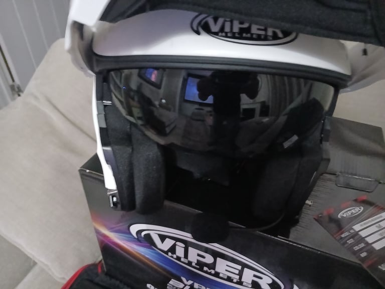 New in box white Viper Blinc helmet Medium size 