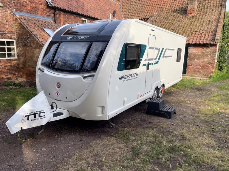 Swift Sprite Quattro EB Twin axle caravan fixed bed £16,900 reduced 
