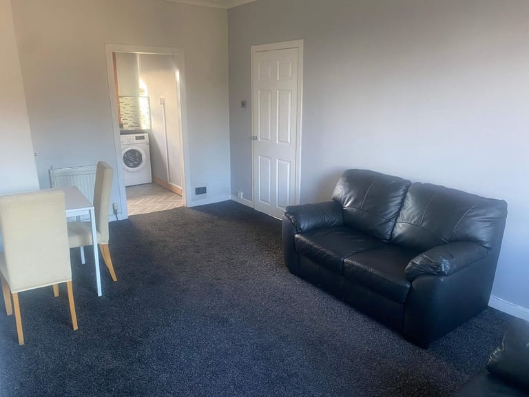 Desirable, 2 bed, 1st floor furnished flat with private garden, in Corstorphine – available soon!