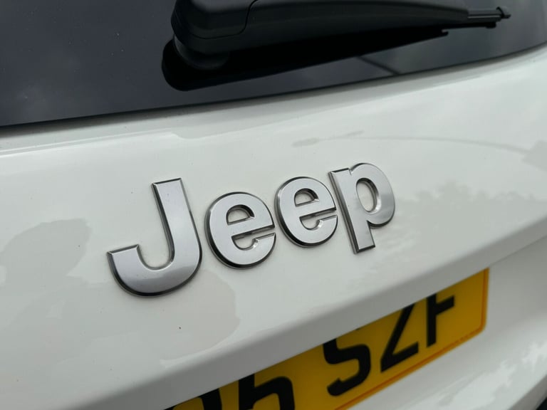 2025 Jeep Avenger 1.2 e-Hybrid Summit 5dr DCT Hatchback Petrol Automatic