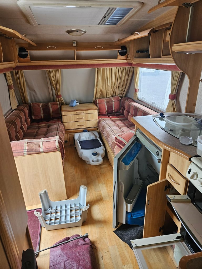 Sterling Eccles Elite Searcher Touring Caravan – For Sale