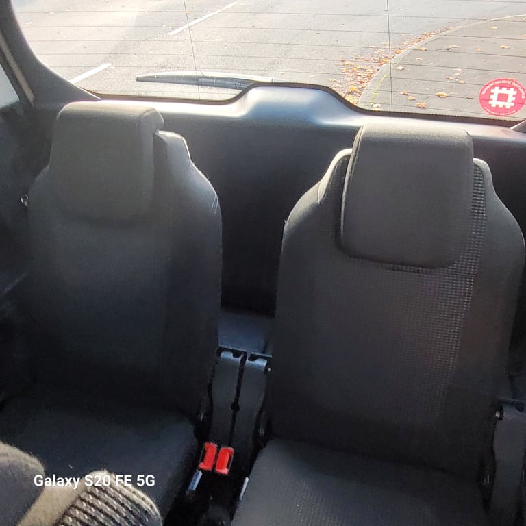 Peugeot, 5008, MPV, 2011, Manual, 1560 (cc), 5 doors