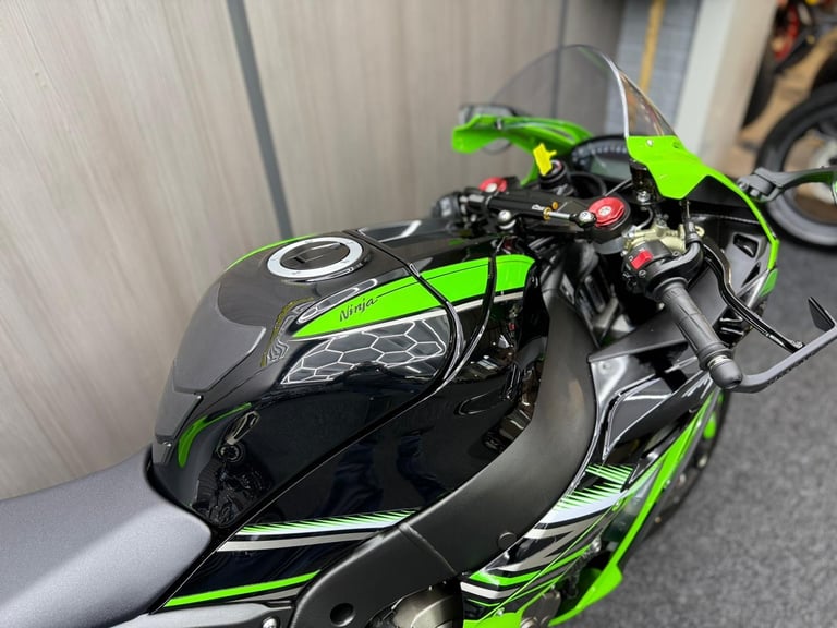 2016 16 Kawasaki Ninja ZX10R 1000 SGFA KRT Edition - SPARK EXHAUST - LOW MILES